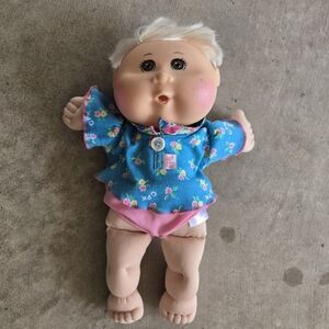 CABBAGE PATCH KIDS 2012 15" Baby Girl Doll CPK Outfit Blonde Hair Brown Eyes